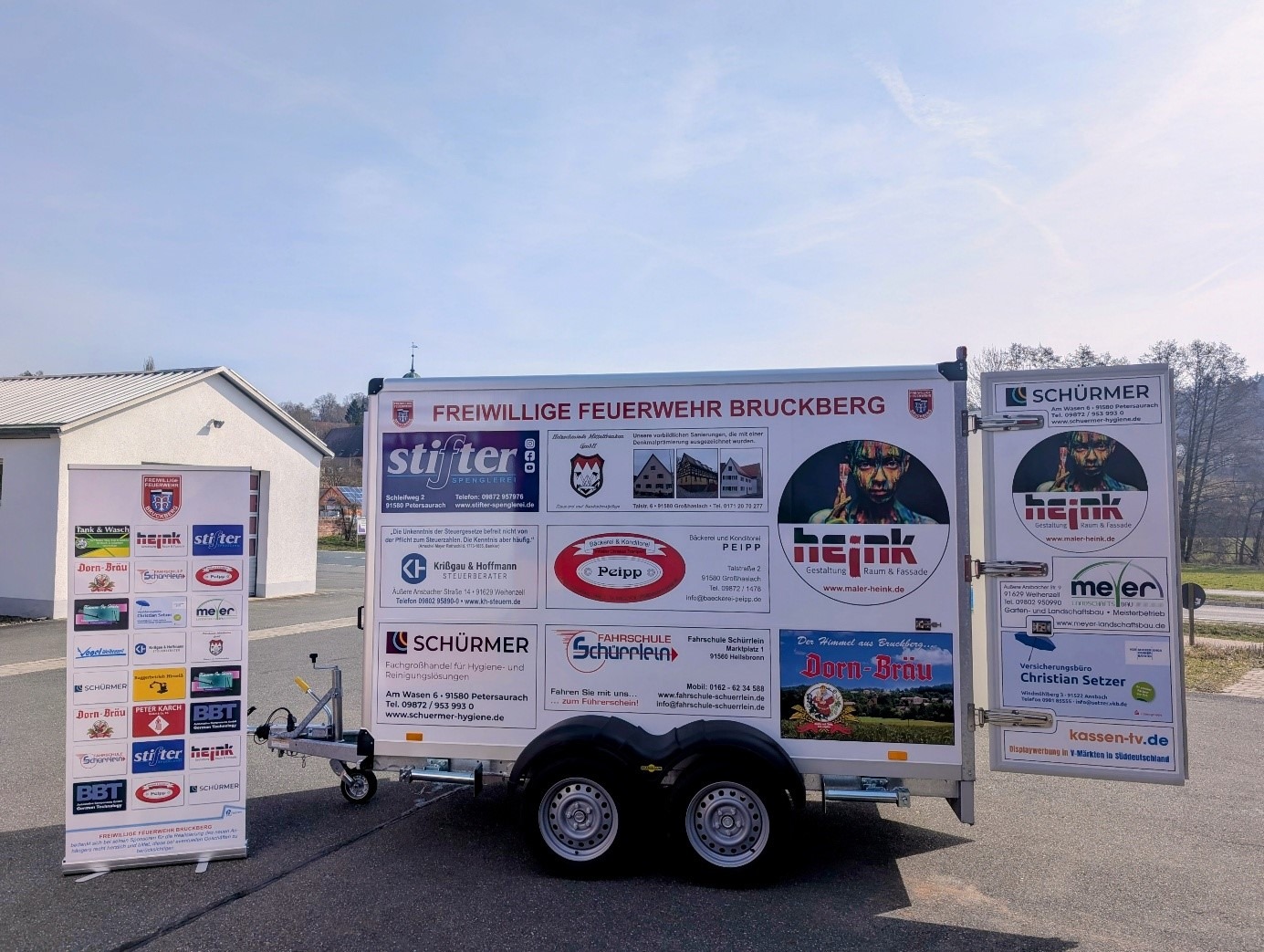 Kühlanhänger für die FFW Bruckberg durch Unterstützung von umliegenden Unternehmen
