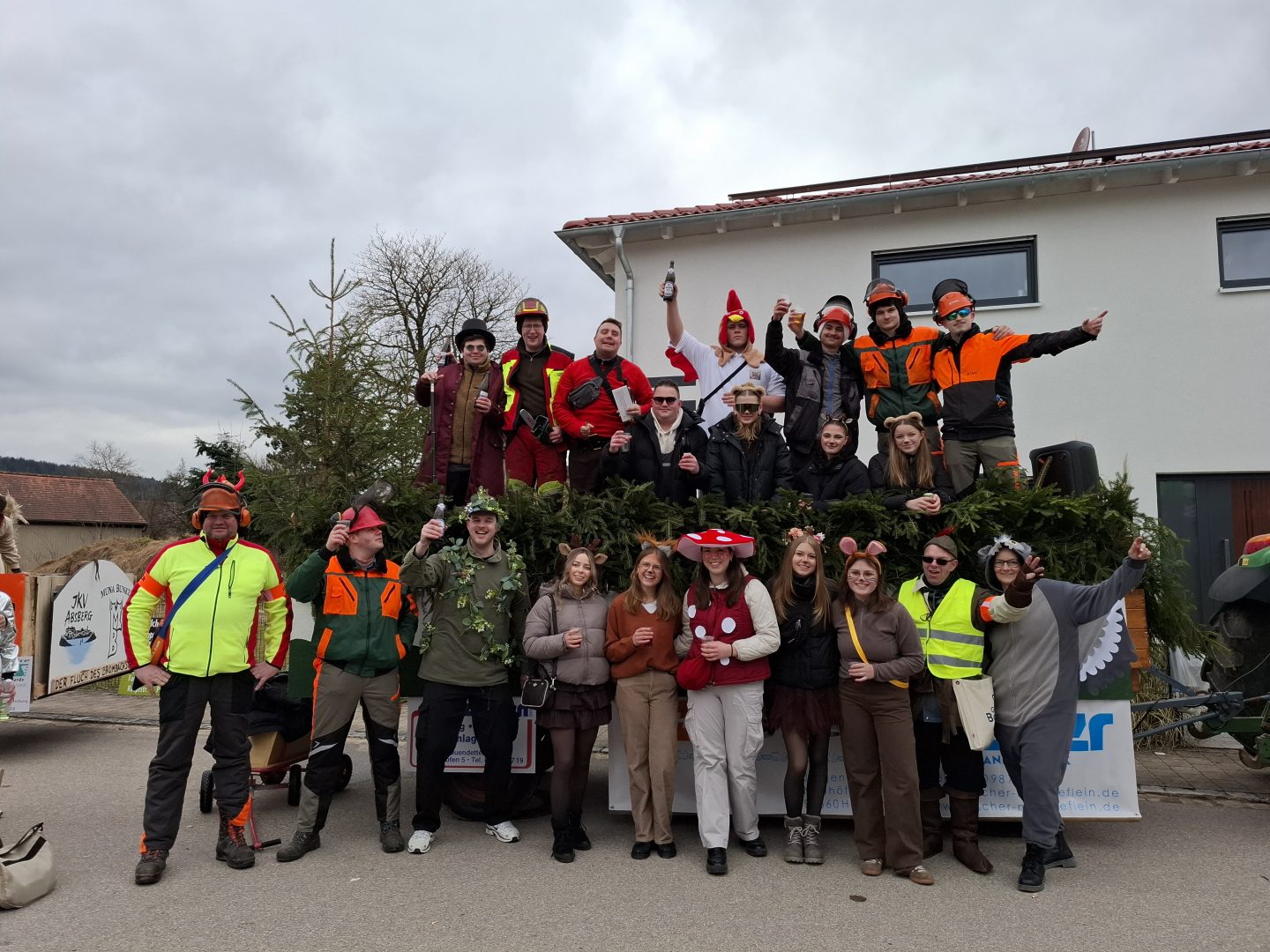Das Motto lautete „Wald“. Die unterschiedlichen Kostüme von Bärchen und Waldkäuzen über Waldpilze