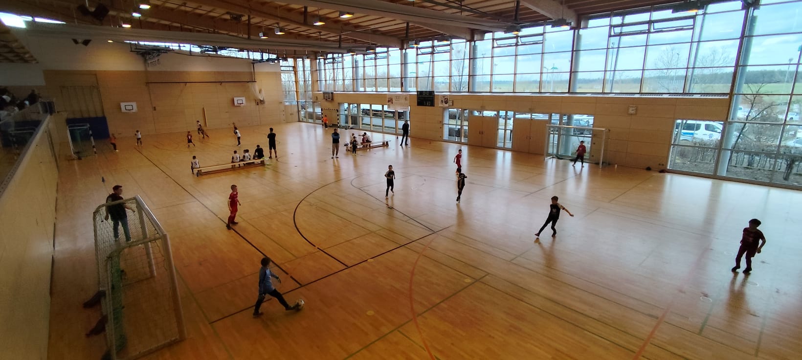 Halle Fussball innen